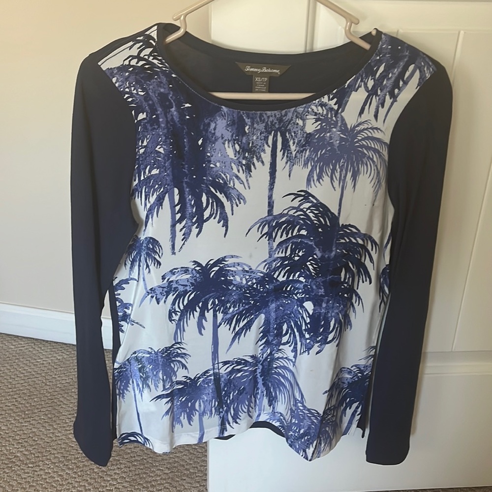 Tommy Bahama women’s shirt blue and white Size XS silk and cotton blend